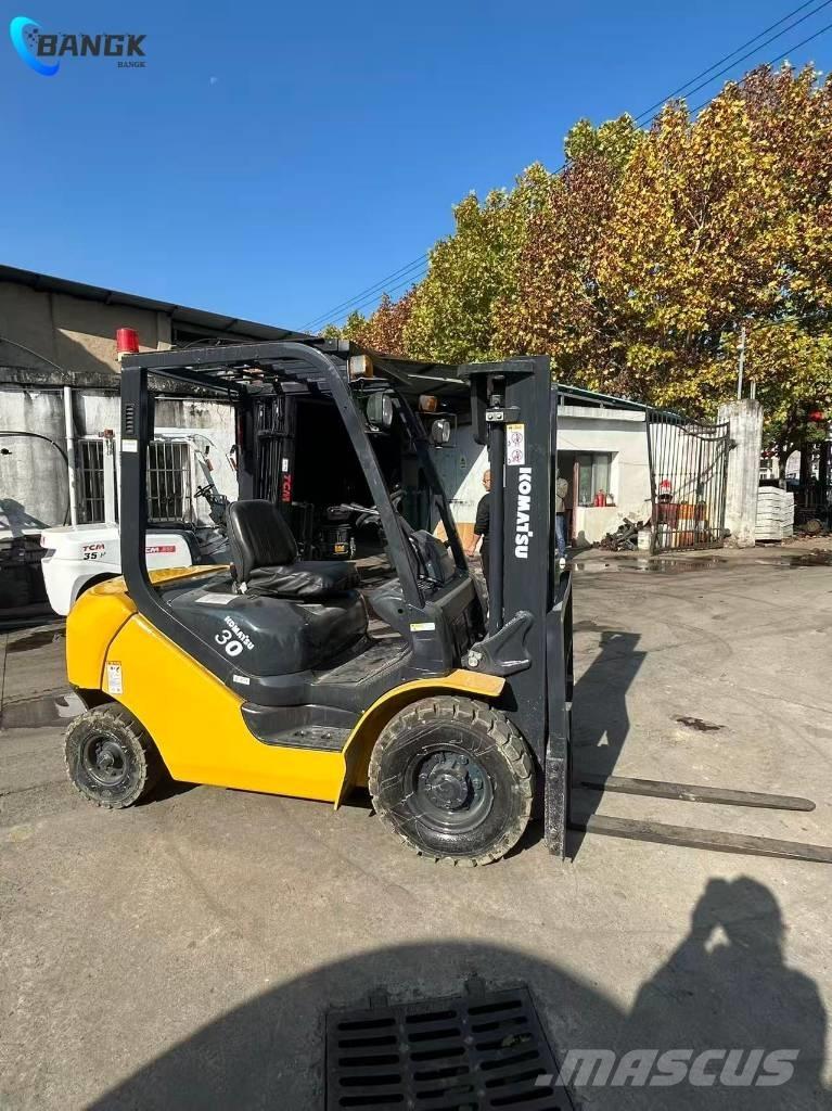 Komatsu FD 30 T-17 Diesel trucks