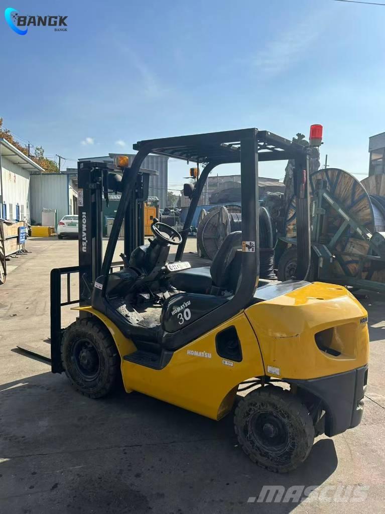 Komatsu FD 30 T-17 Diesel trucks