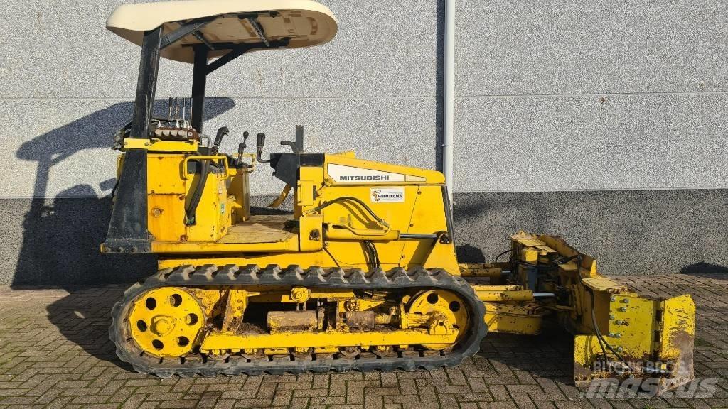 Mitsubishi BD2H Crawler loaders