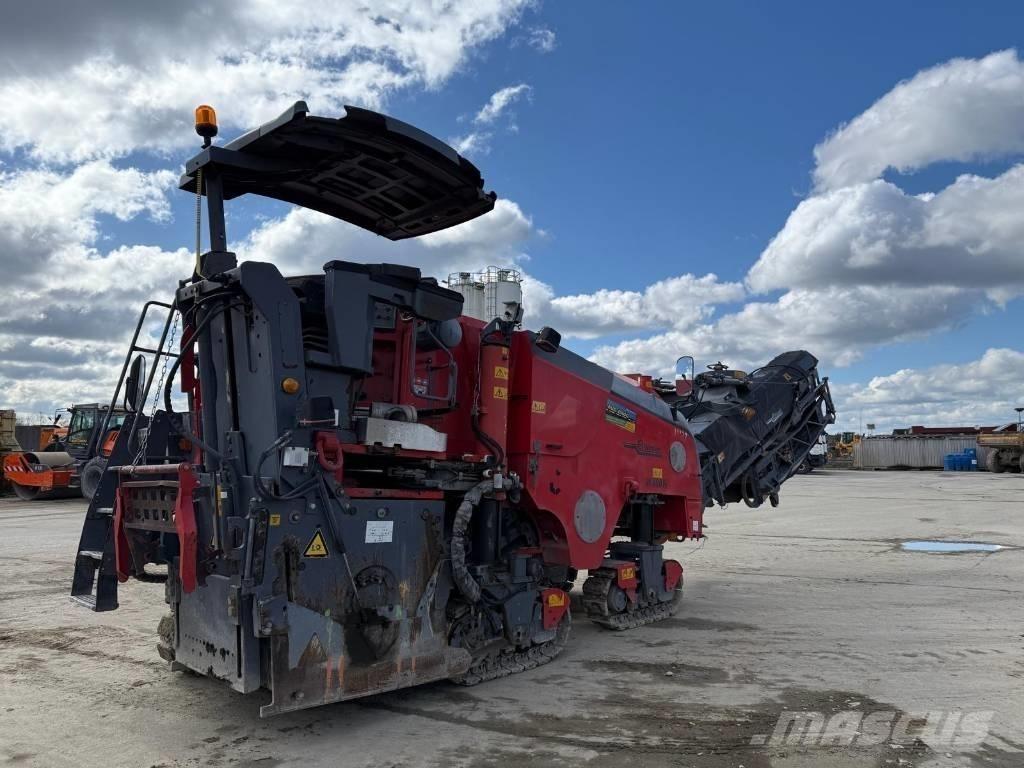Wirtgen W 100 CFI Asphalt cold milling machines