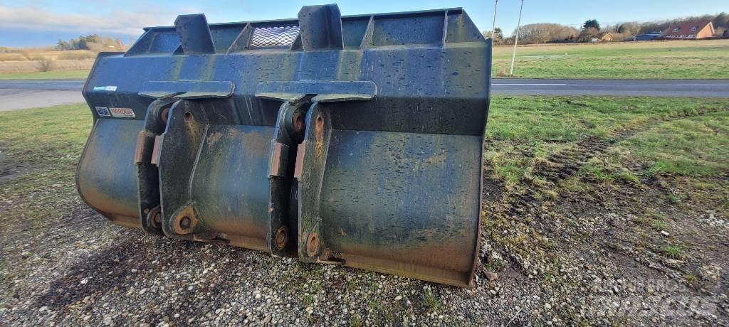 Ljungby L30 Buckets