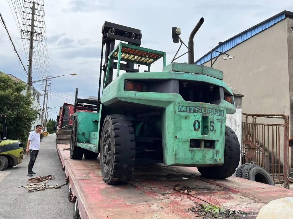 Mitsubishi FD 150 Diesel trucks