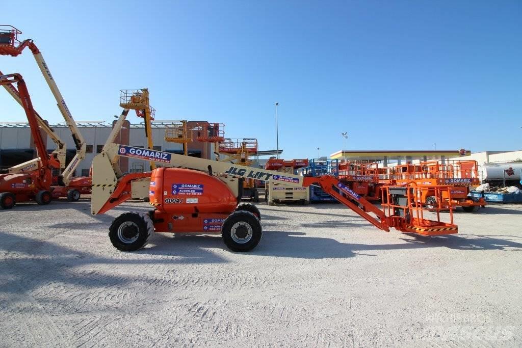 JLG 600 AJ Articulated boom lifts