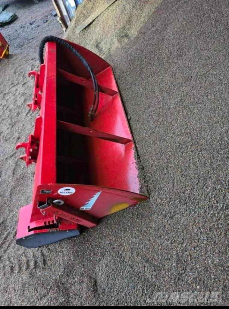  Igeland Ds800 Sand and salt spreaders
