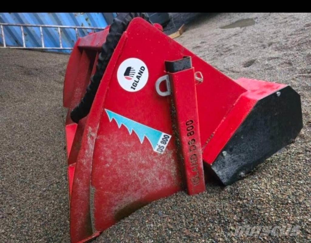  Igeland Ds800 Sand and salt spreaders