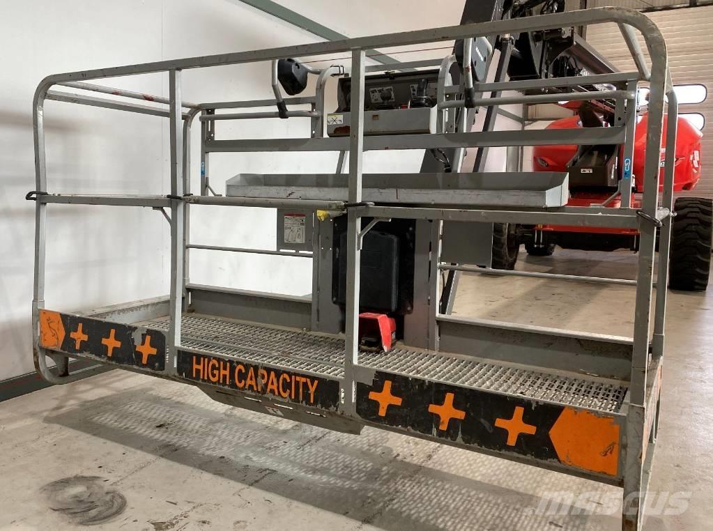 Manitou 220 TJ Telescopic boom lifts