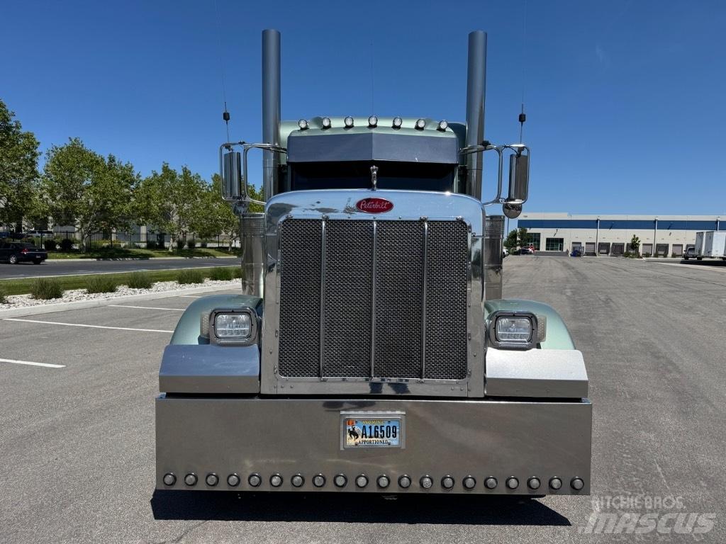 Peterbilt 379 Prime Movers