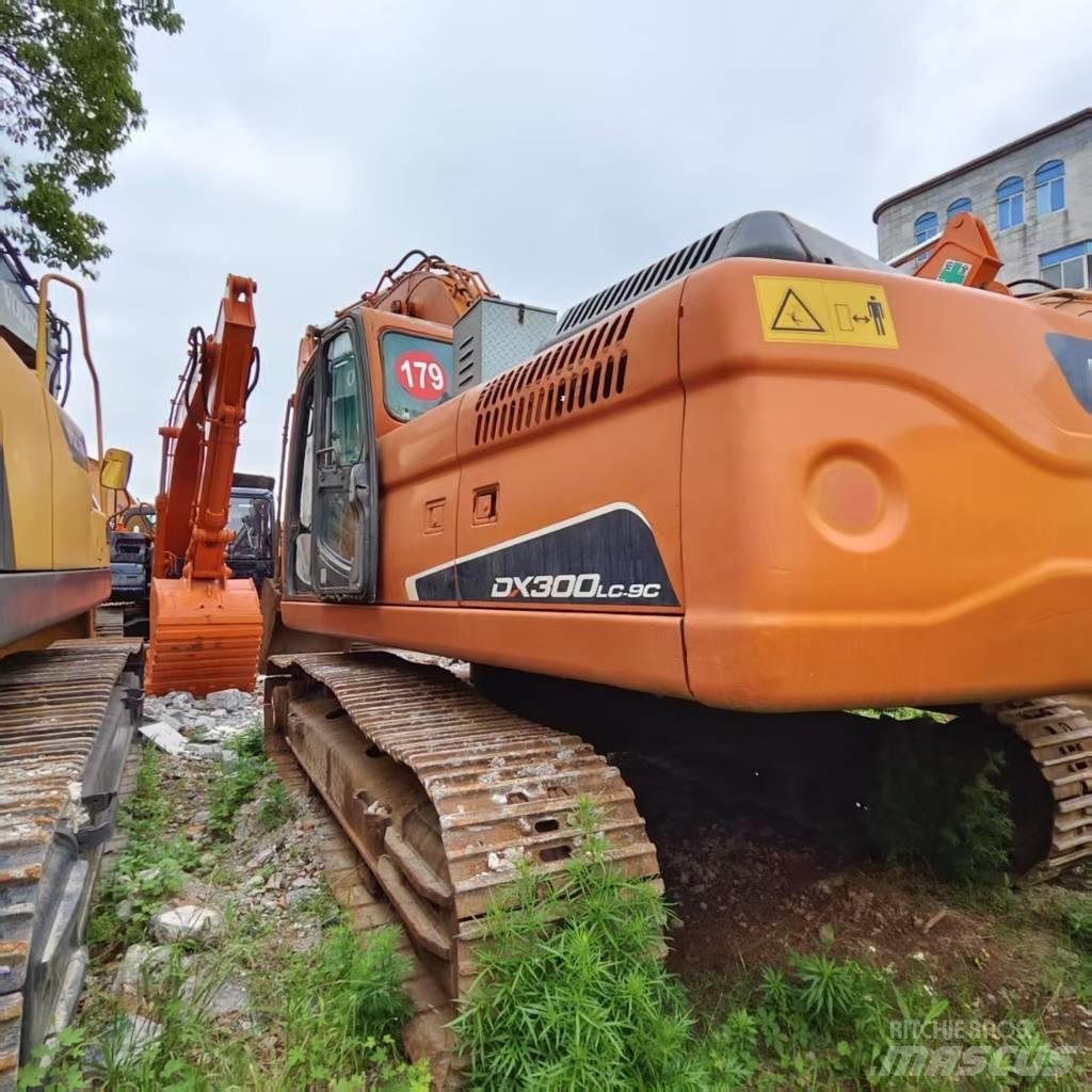 Doosan DX 300 Crawler excavators