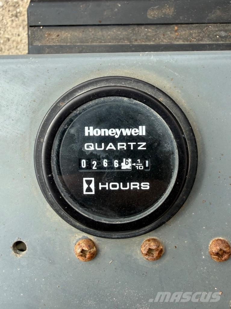 SkyJack SJ 4632 Scissor lifts