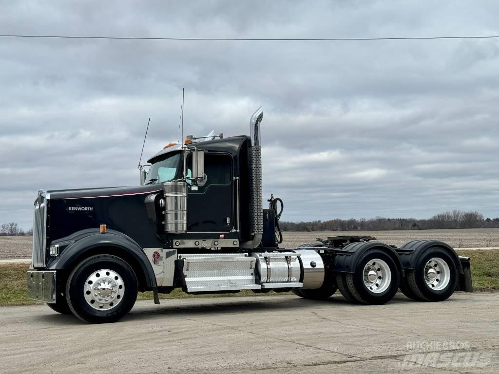 Kenworth W900 Prime Movers