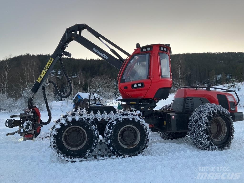 Komatsu 951 Harvesters