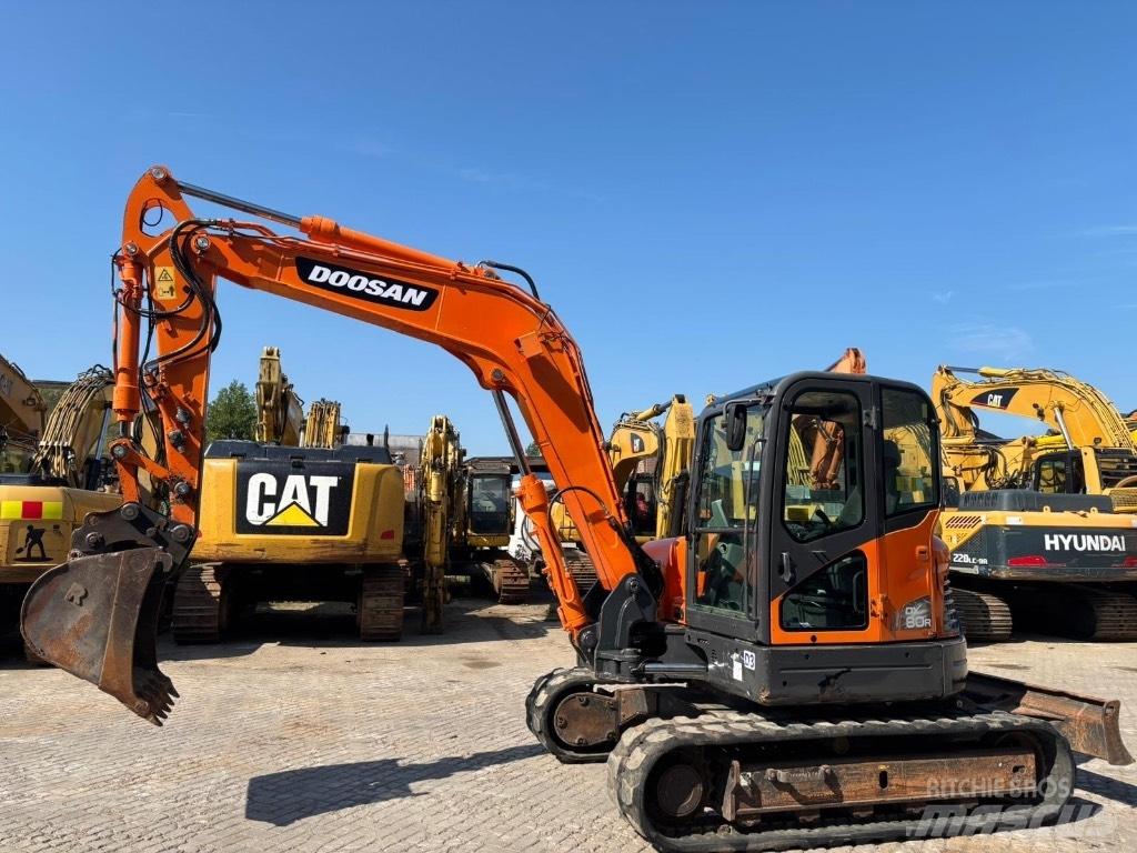 Doosan DX 80 R Mini excavators  7t - 12t