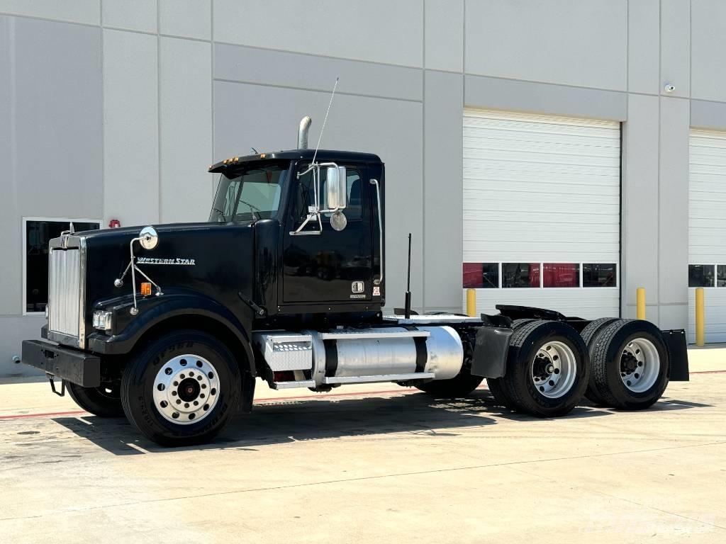 Western Star 4900 Prime Movers