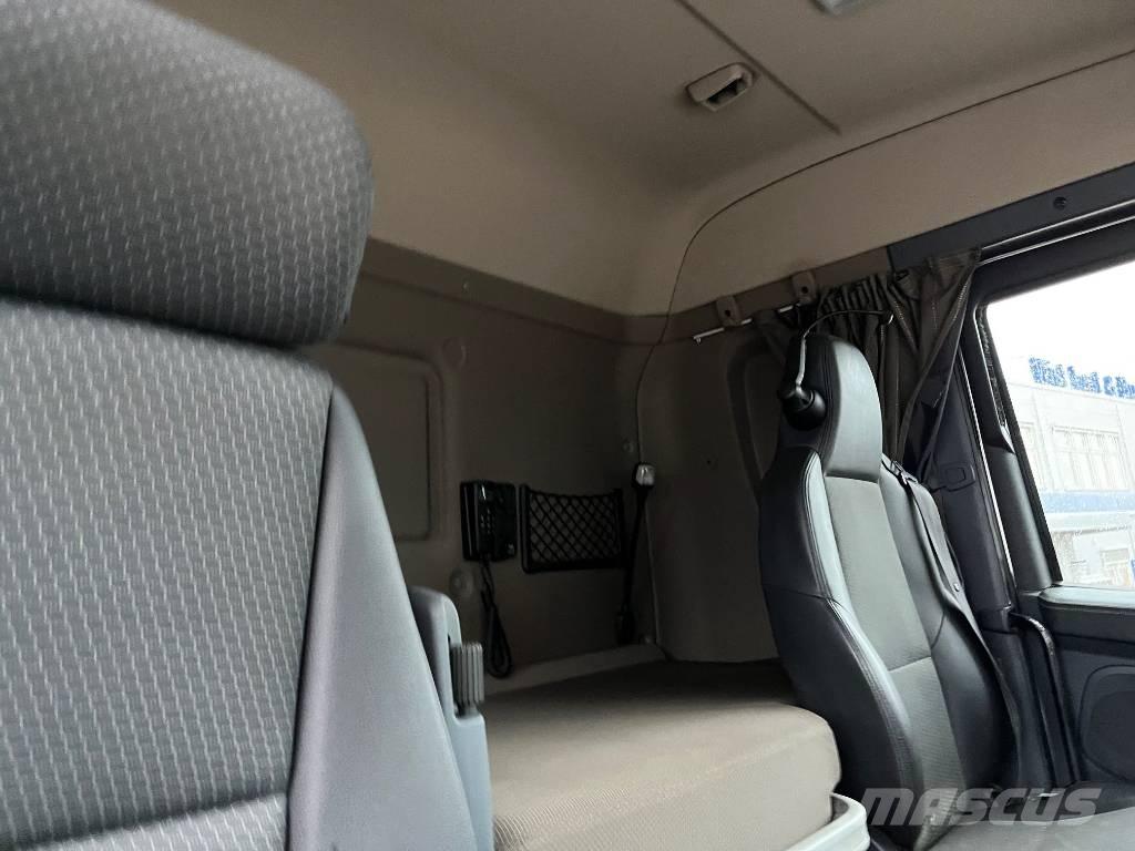 Scania R490 Hook lift trucks