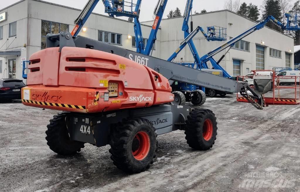 SkyJack SJ 66 T Articulated boom lifts