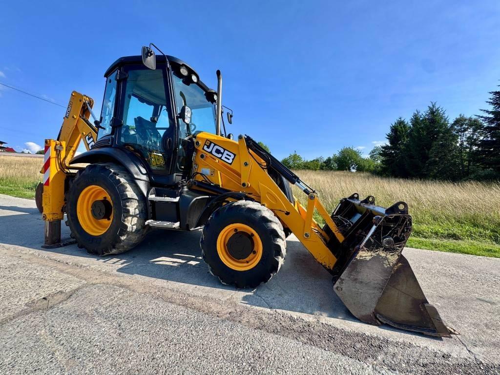 JCB 3CX Backhoe
