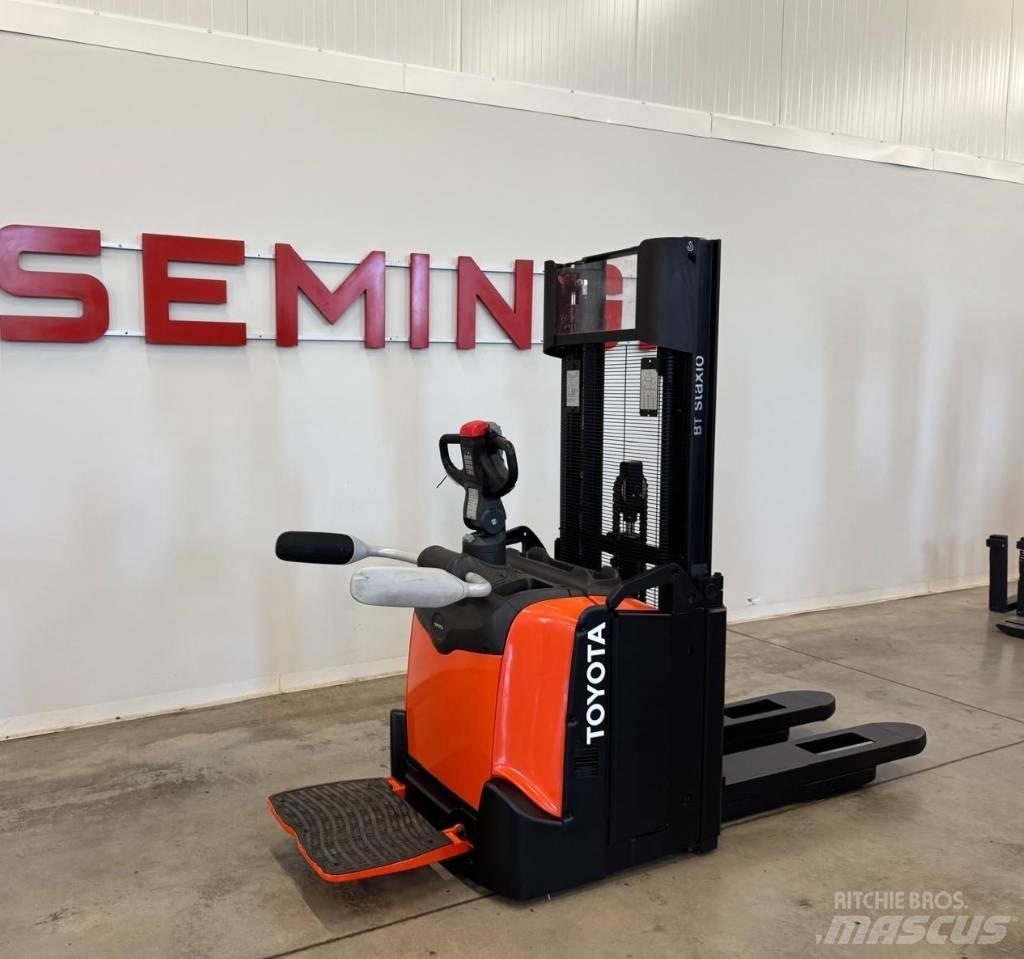 Toyota 10820 SPE120L Electric forklift trucks