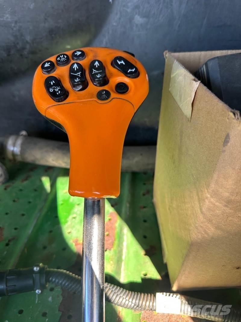 John Deere R952 i Trailed sprayers