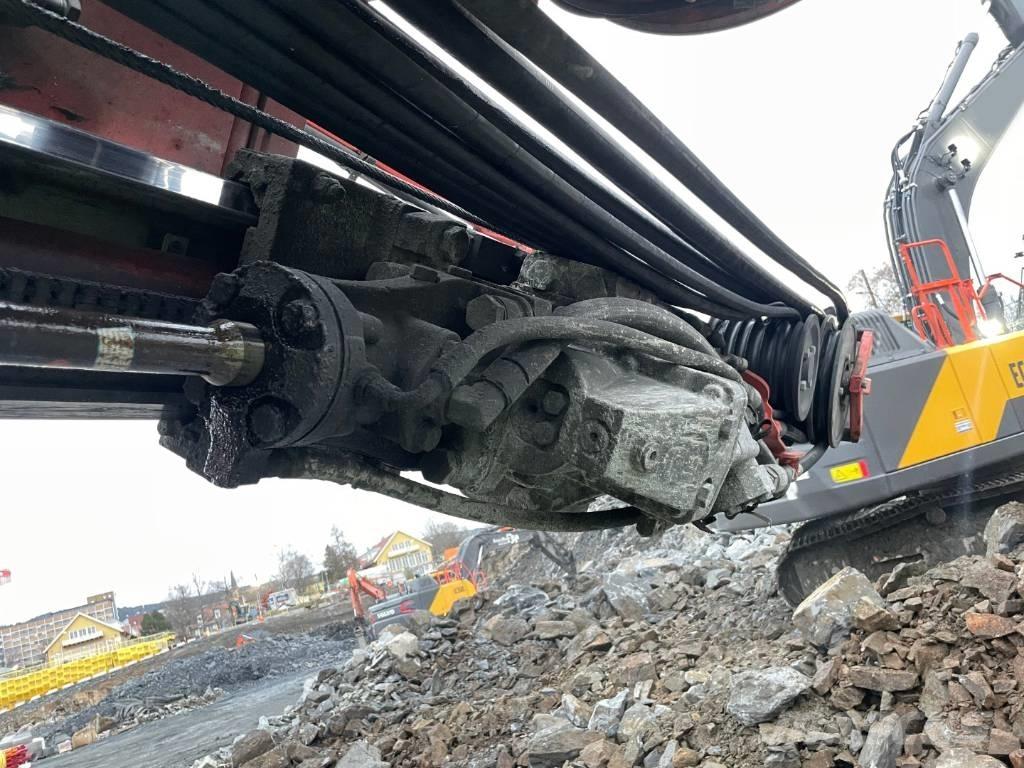 Sandvik DX800i Surface drill rigs