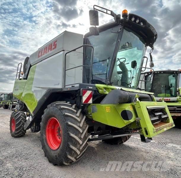 CLAAS TRION 520 Combine harvesters