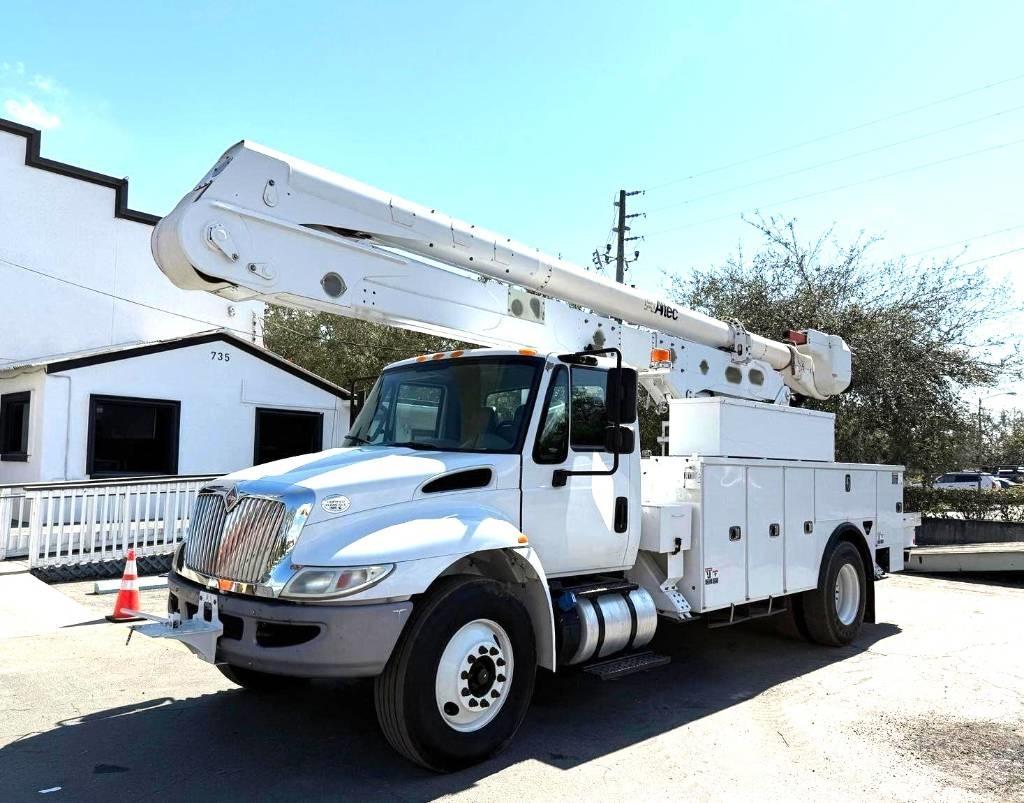 International 4300 Truck mounted platforms