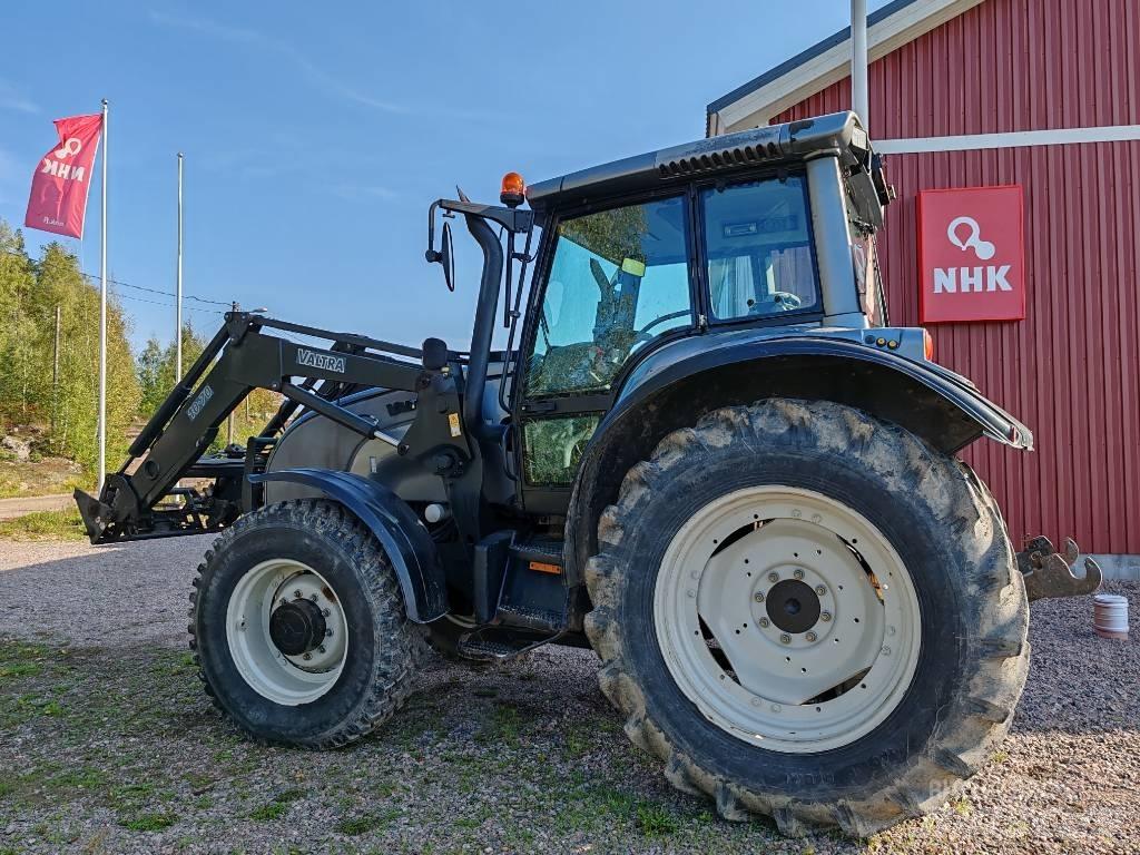 Valtra M 130 Tractors