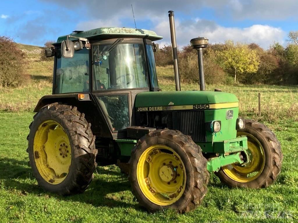 John Deere 2650 Tractors
