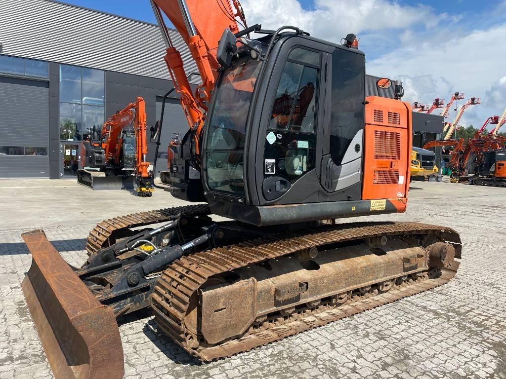 Hitachi ZX225USLC-5 Crawler excavators