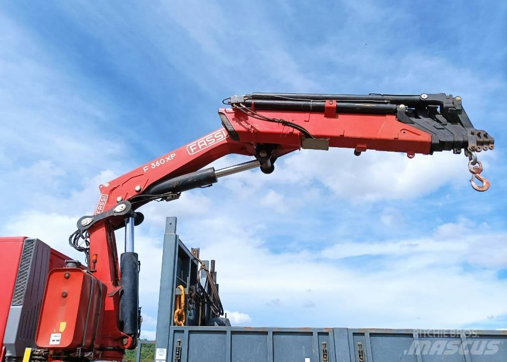 Iveco Trakker 410 Truck mounted cranes