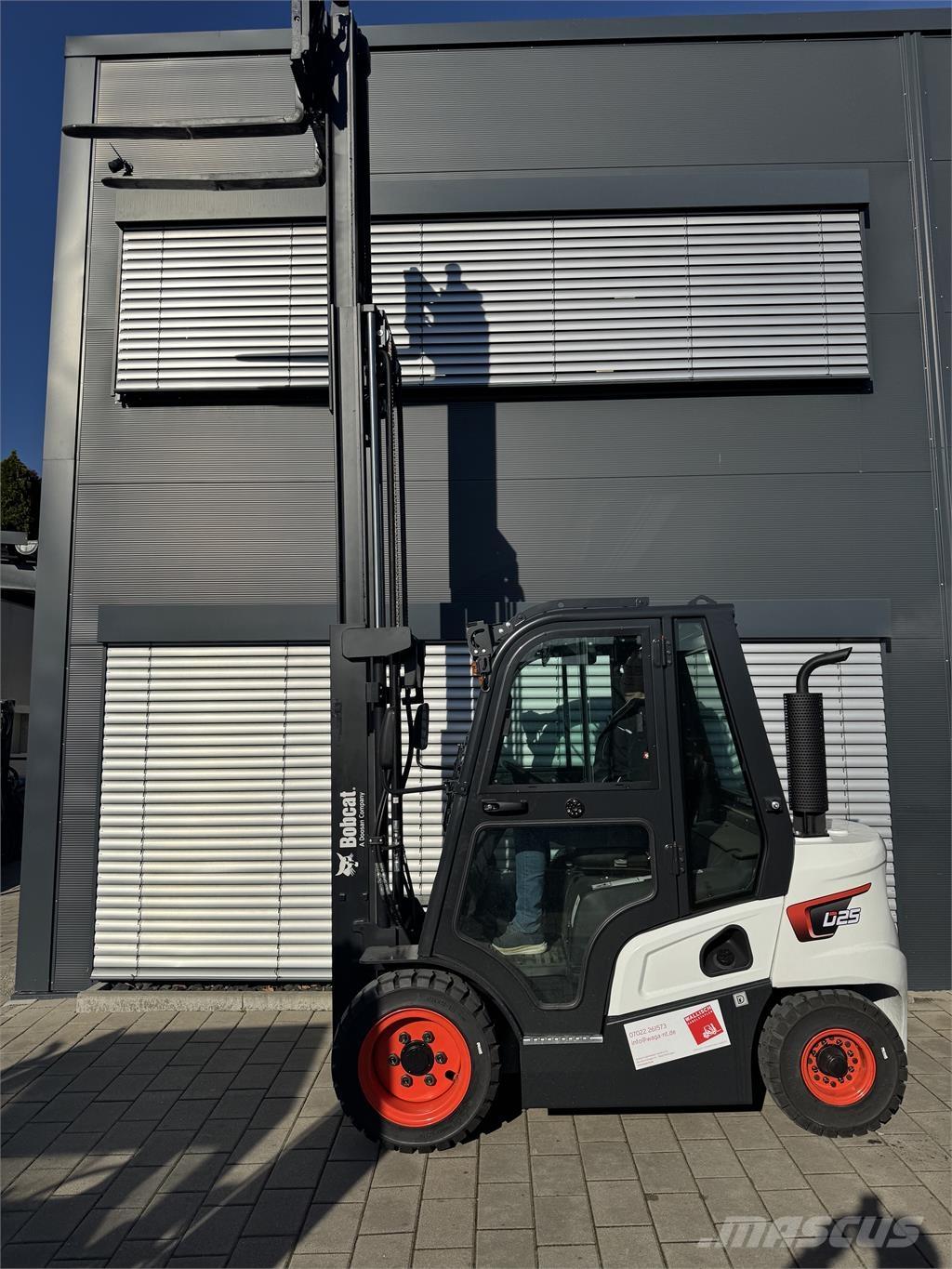 Bobcat D25NXS Diesel trucks