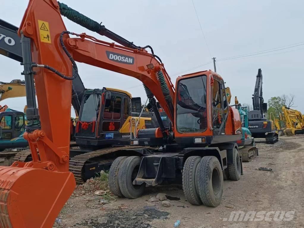 Doosan 150 W Wheeled excavators