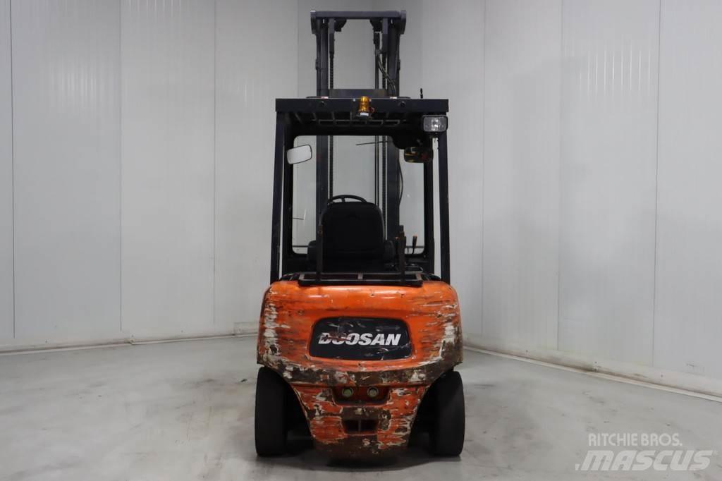 Doosan B45X-5 Electric forklift trucks