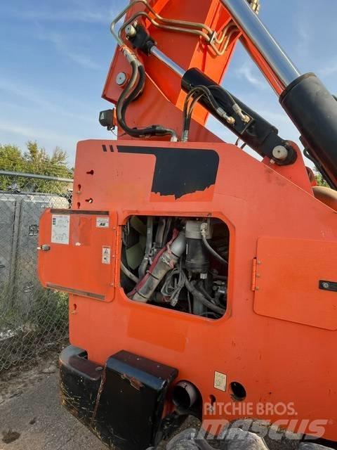 SkyTrak 8042 Telescopic handlers