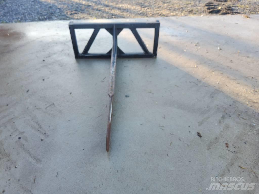 Quicke Paalipuukko Front loader accessories