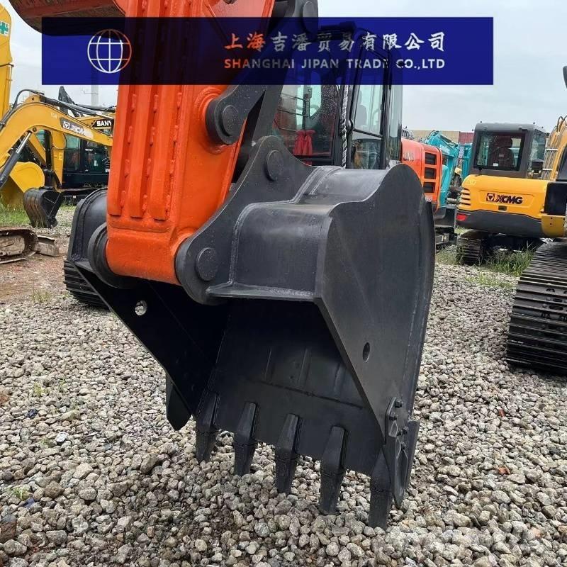Doosan DX 225 Crawler excavators