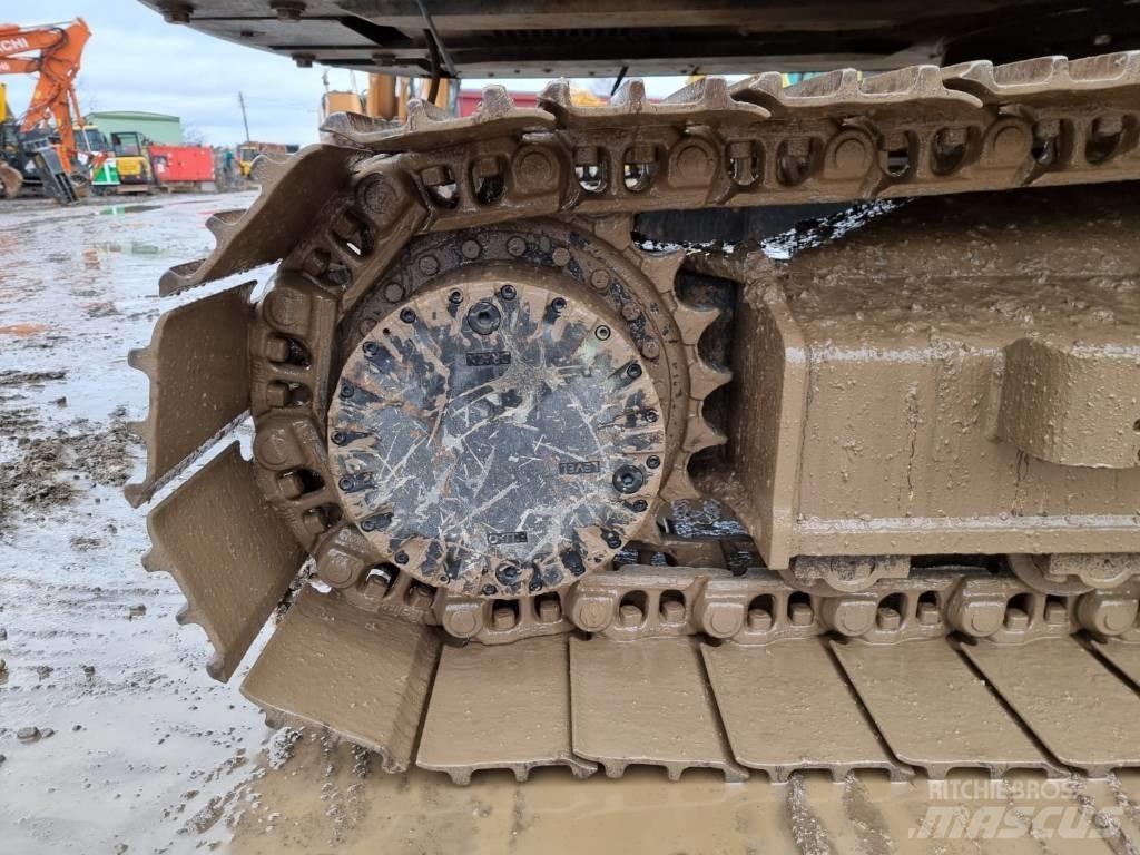 JCB JS 220LC Plus Crawler excavators