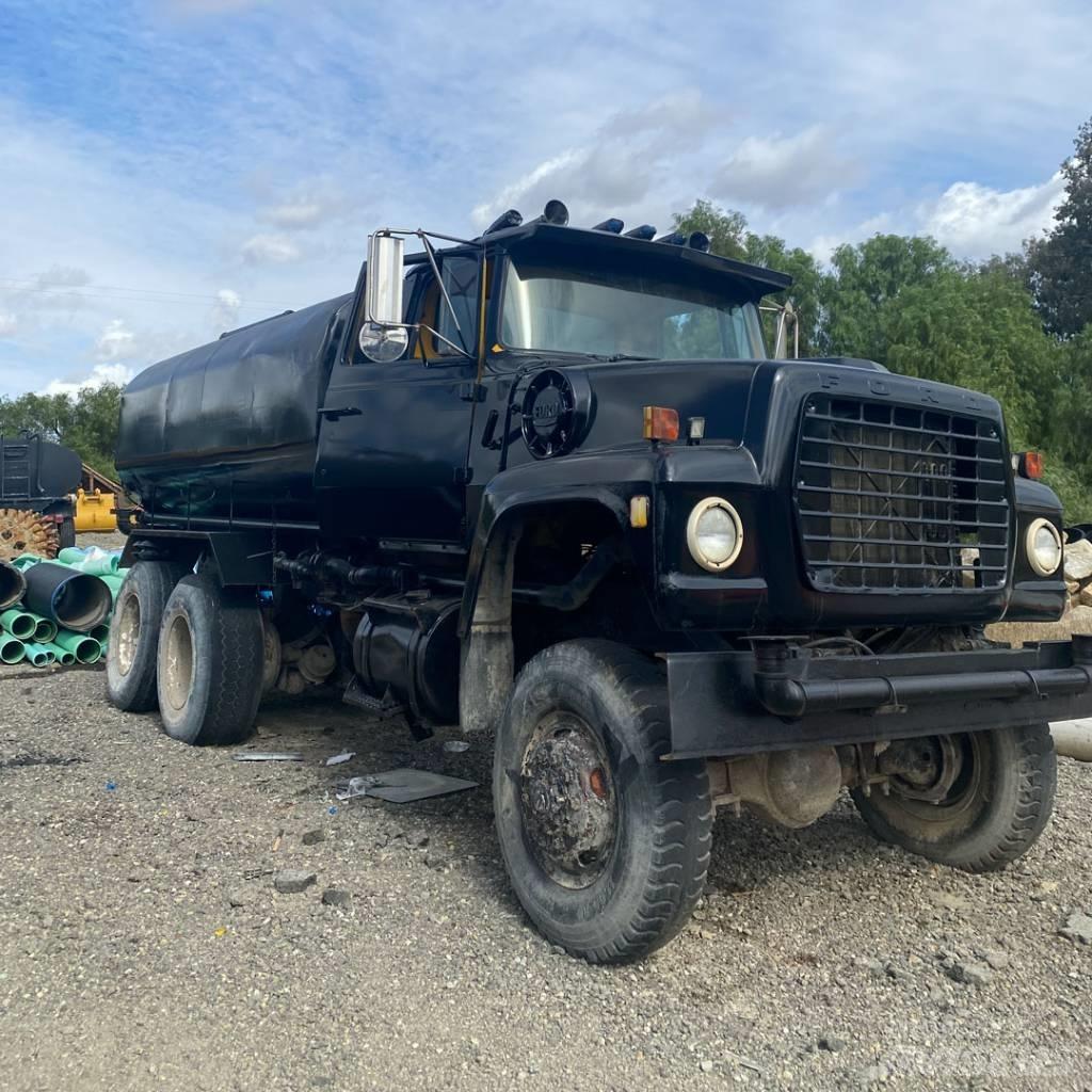 Ford 6 x 6 Water bowser