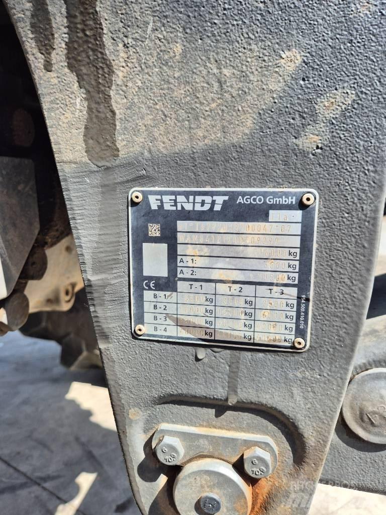 Fendt 826 Profi Tractors