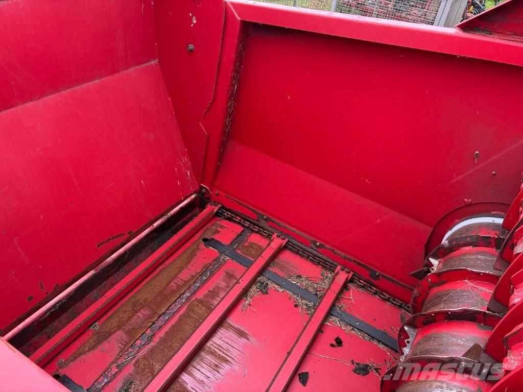 Kverneland 853 Pro Bale shredders, cutters and unrollers