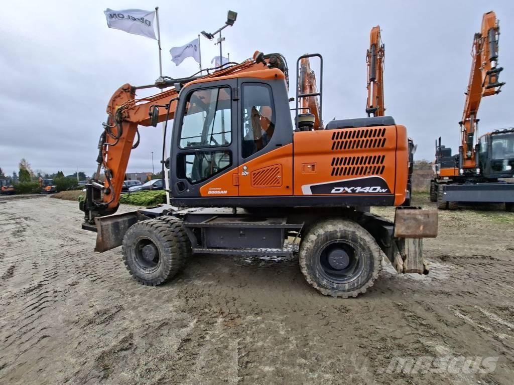Doosan DX140W-5 Wheeled excavators