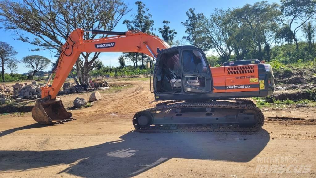 Doosan DX 225 LCA Crawler excavators