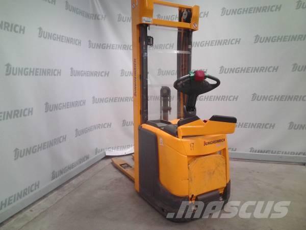 Jungheinrich ERC 214 Self propelled stackers