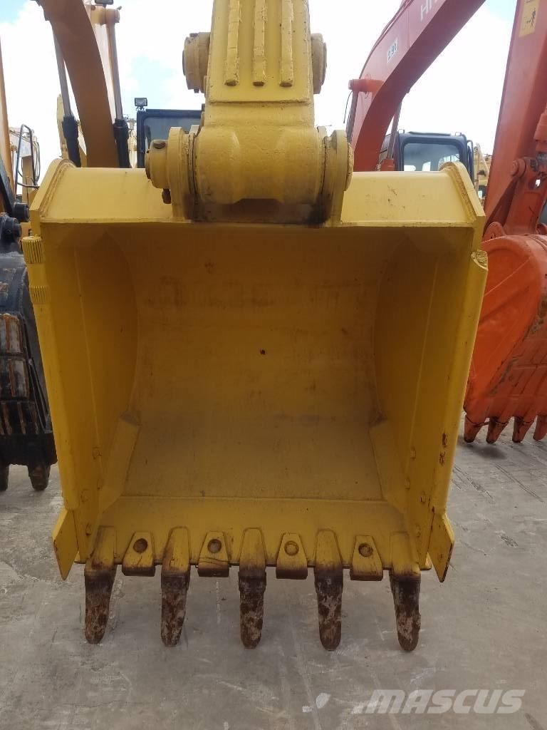 Komatsu PC 220-8 Crawler excavators