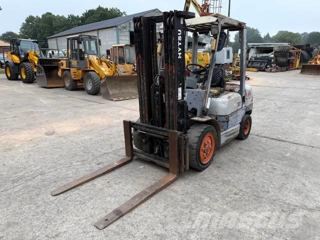 Hytsu S100 30 Diesel trucks
