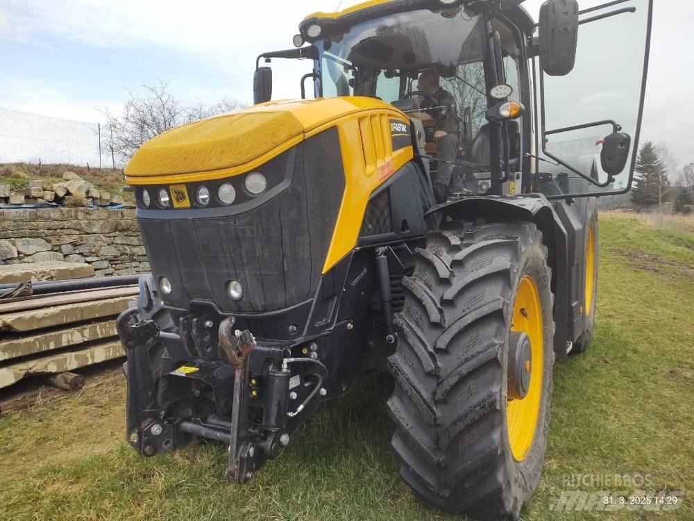 JCB Fastrac 8330 Tractors