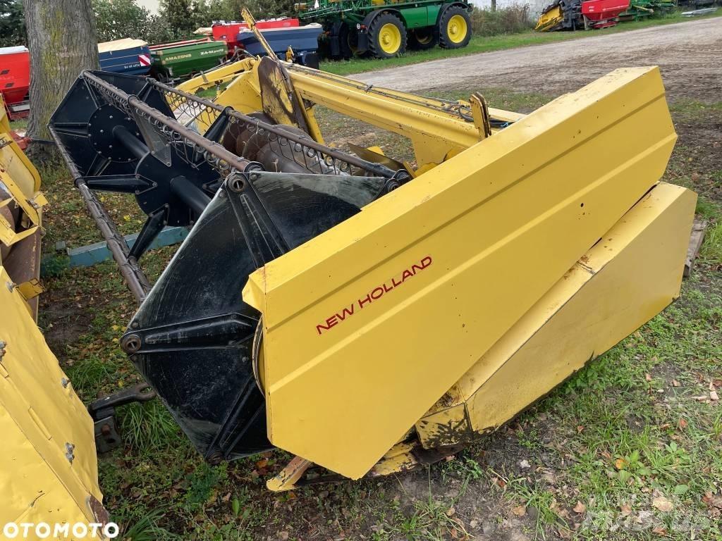 New Holland TX 32 Combine harvesters