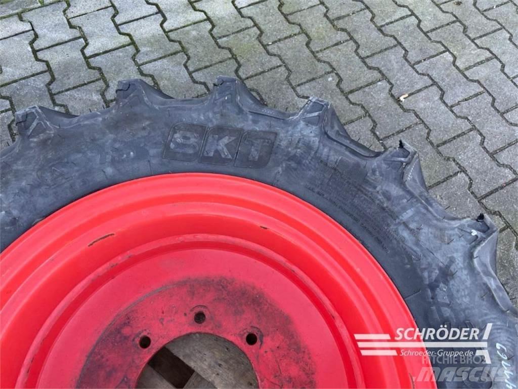 BKT 1X 320/70 R24 Tyres, wheels and rims