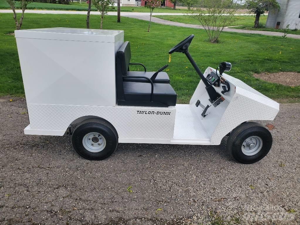 Taylor-Dunn R380 Tow truck