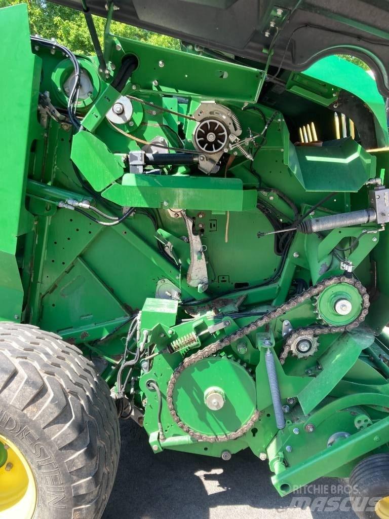 John Deere F441R Round balers