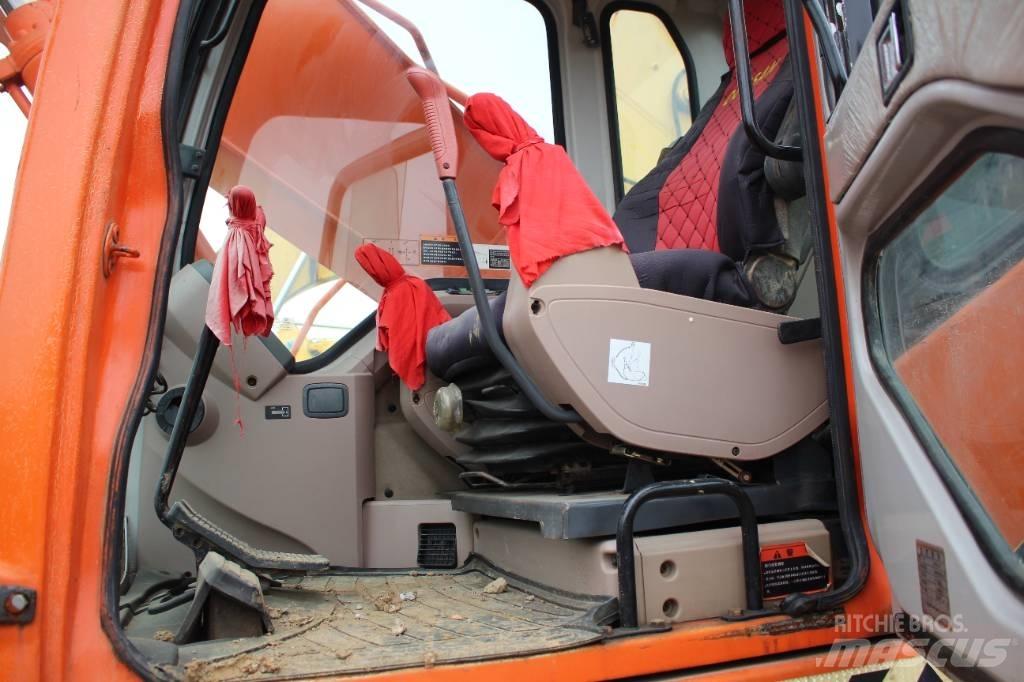 Doosan 220 LC-7 Crawler excavators